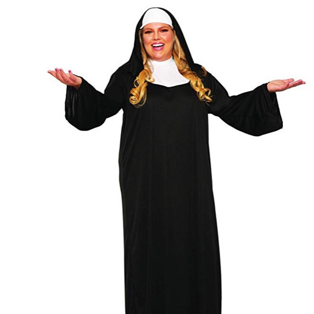 Plus size nun Halloween costume